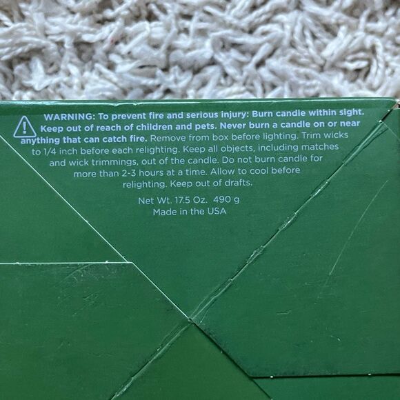 NEST Fragrance Sprig Candle Holiday Spiced Lilac And Ivy 17.5oz 3 Wick - Picture 5 of 8